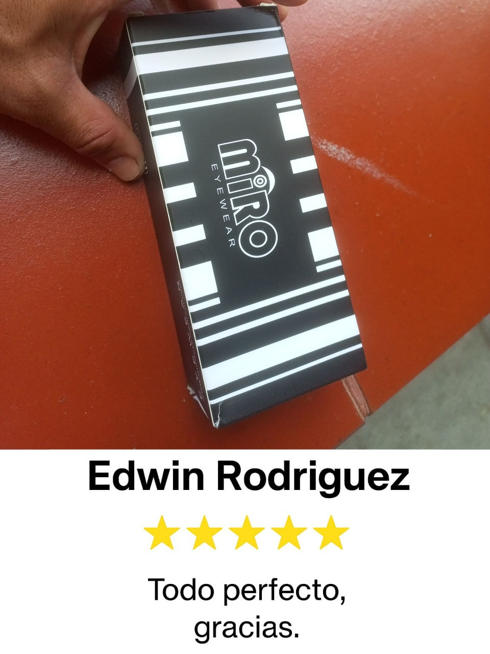 Reseña Carlos B.